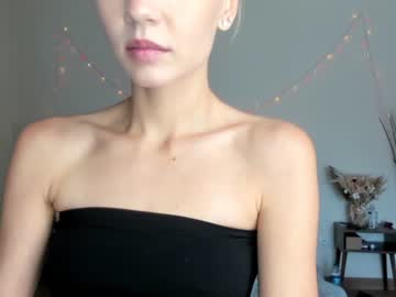 girl
        xoanetta cam image #1200583