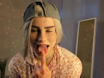 girl
        peggy_blonde cam image #4467111