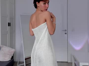 girl
        elannand cam image #4777763