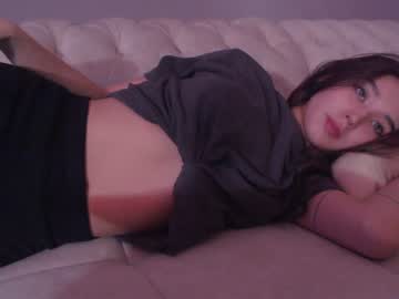 girl
        sarasuo cam image #2083341