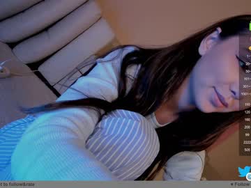 girl
        hollyextra cam image #2329535