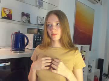 girl
        mysat cam image #3235881