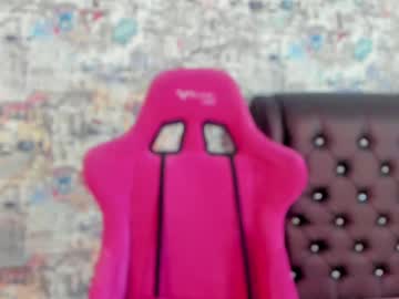 girl
        angelina_new cam image #1988390
