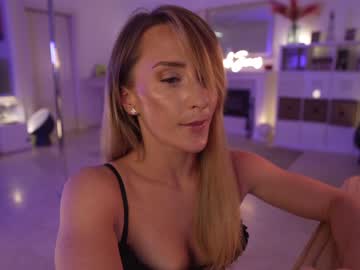 girl
        hannahjames710 cam image #1811839