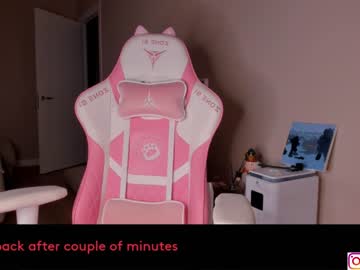 couple
        bzzzme cam image #4047711