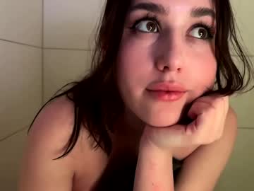 girl
        goo_lagoona cam image #5908341