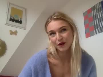 girl
        alexia_______ cam image #2853700