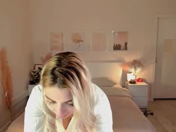girl
        lil_aileen cam image #2321509
