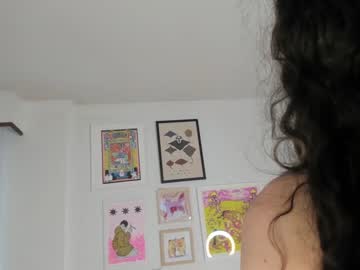 girl
        hojack_borseman cam image #3872018