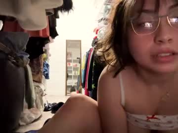 girl
        dolladoll cam image #1486323