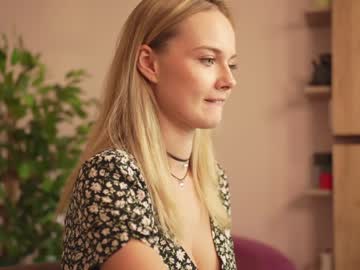 girl
        your_kat cam image #1266857