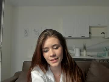 girl
        lindamcbride cam image #1583335